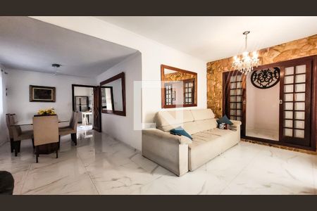 Sala de casa à venda com 3 quartos, 300m² em Parque São Quirino, Campinas