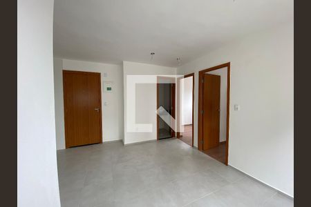 Sala de apartamento à venda com 2 quartos, 38m² em Del Castilho, Rio de Janeiro