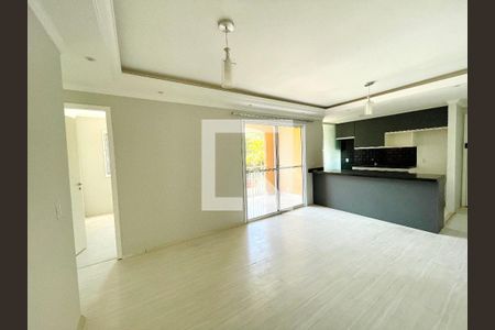 Sala de apartamento para alugar com 3 quartos, 74m² em Jardim Petropolis, Cotia