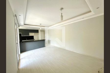 Sala de apartamento para alugar com 3 quartos, 74m² em Jardim Petropolis, Cotia