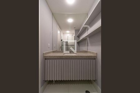 Banheiro de kitnet/studio para alugar com 1 quarto, 25m² em Perdizes, São Paulo
