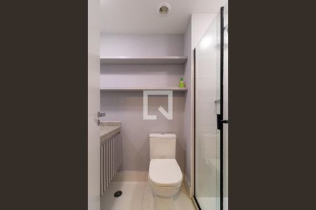 Banheiro de kitnet/studio para alugar com 1 quarto, 25m² em Perdizes, São Paulo