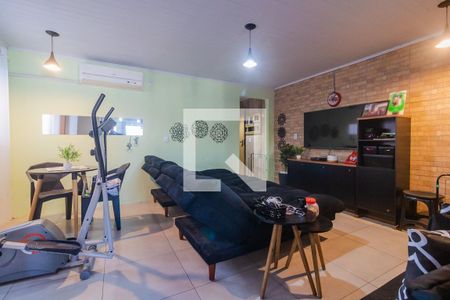 Sala de casa à venda com 3 quartos, 66m² em Camaquã, Porto Alegre