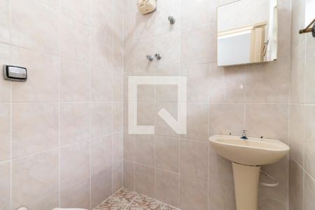 Banheiro 2 de casa para alugar com 3 quartos, 110m² em Parque Peruche, São Paulo