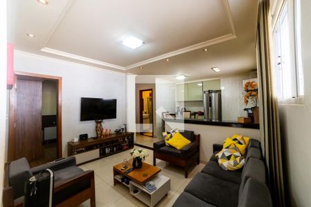 Sala de casa à venda com 8 quartos, 883m² em Santa Tereza, Belo Horizonte