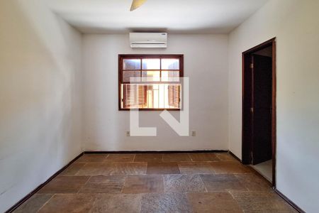 Quarto 1 de casa à venda com 2 quartos, 360m² em Piratininga, Niterói