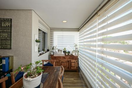 Varanda de apartamento para alugar com 3 quartos, 94m² em Vila Suzana, São Paulo