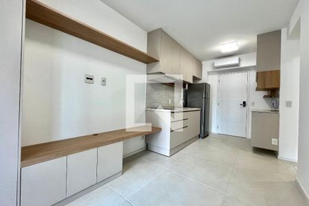 Sala/cozinha de apartamento para alugar com 1 quarto, 38m² em Vila Clementino, São Paulo
