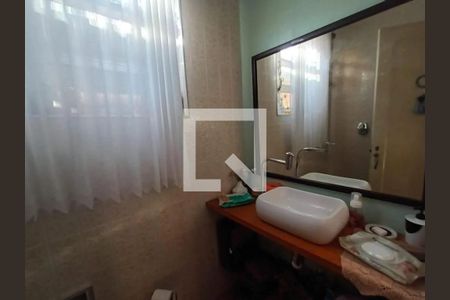 Banheiro de casa à venda com 5 quartos, 140m² em Água Rasa, São Paulo