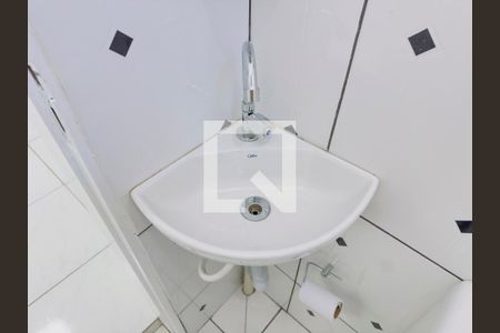 Banheiro de casa para alugar com 1 quarto, 54m² em Parque Industrial, São José dos Campos