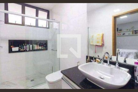 Banheiro  de casa à venda com 4 quartos, 300m² em Alto da Lapa, São Paulo