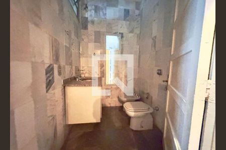 Banheiro de casa à venda com 3 quartos, 300m² em Bixiga, São Paulo