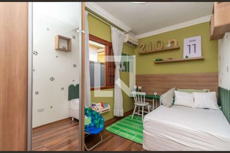 Quarto de casa à venda com 3 quartos, 200m² em Parque Sao Domingos, São Paulo