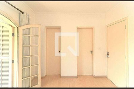 Quarto de casa à venda com 4 quartos, 360m² em São Domingos, São Paulo