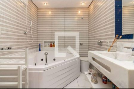 Banheiro  de casa à venda com 3 quartos, 270m² em Parque Sao Domingos, São Paulo