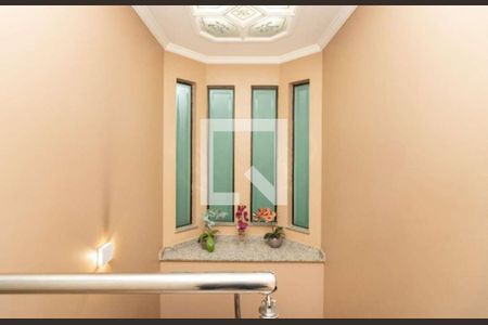 Escada de casa à venda com 3 quartos, 270m² em Parque Sao Domingos, São Paulo