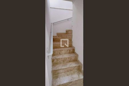 Casa à venda com 3 quartos, 300m² em Parque Sao Domingos, São Paulo