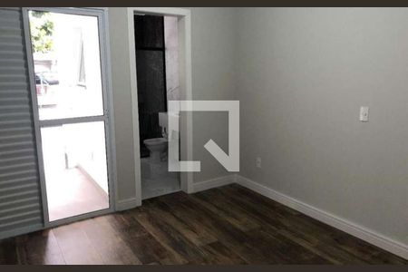 Quarto de casa à venda com 4 quartos, 300m² em Parque Sao Domingos, São Paulo