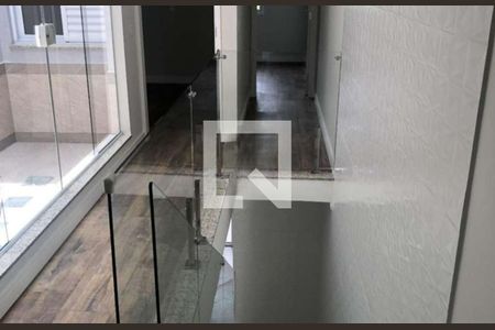 Escada de casa à venda com 4 quartos, 300m² em Parque Sao Domingos, São Paulo