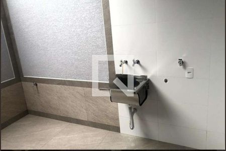 Casa à venda com 4 quartos, 300m² em Parque Sao Domingos, São Paulo