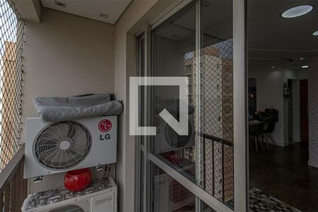 Sacada da Sala de apartamento à venda com 3 quartos, 64m² em Jardim Patente, São Paulo