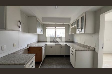 Cozinha 2 de apartamento à venda com 4 quartos, 525m² em Alto de Pinheiros, São Paulo