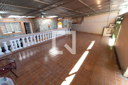Área Externa de casa para alugar com 3 quartos, 400m² em Vila Teixeira, Campinas