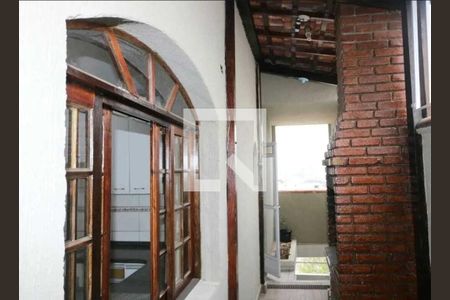 Casa à venda com 3 quartos, 258m² em Vila Aquilino, Santo André