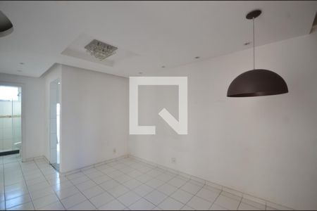 Sala de apartamento para alugar com 2 quartos, 43m² em Cosmos, Rio de Janeiro
