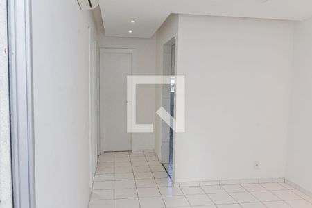 Sala de apartamento para alugar com 2 quartos, 43m² em Cosmos, Rio de Janeiro