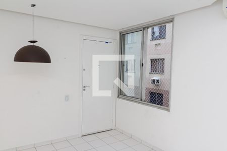 Sala de apartamento para alugar com 2 quartos, 43m² em Cosmos, Rio de Janeiro