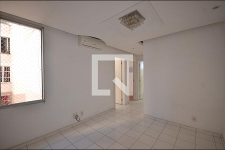 Sala de apartamento para alugar com 2 quartos, 43m² em Cosmos, Rio de Janeiro