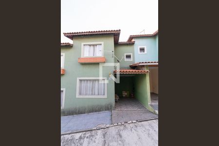 Fachada de casa de condomínio à venda com 2 quartos, 74m² em Parque Boturussu, São Paulo