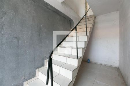 Escada de casa para alugar com 3 quartos, 80m² em Jardim Pedro José Nunes, São Paulo