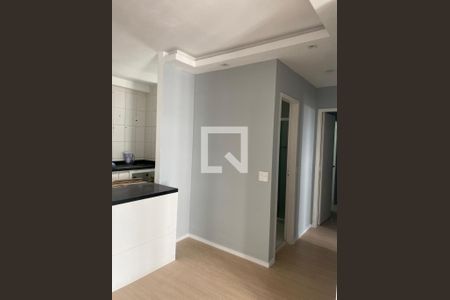 Cozinha de apartamento para alugar com 2 quartos, 61m² em Jardim Tupanci, Barueri