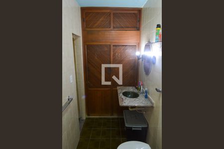 Banheiro da Suíte de casa de condomínio para alugar com 3 quartos, 153m² em Taquara, Rio de Janeiro