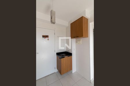 Sala/Cozinha de apartamento à venda com 2 quartos, 32m² em Vila Carmosina, São Paulo