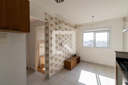 Sala/Cozinha de apartamento à venda com 2 quartos, 32m² em Vila Carmosina, São Paulo