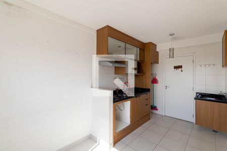 Sala/Cozinha de apartamento à venda com 2 quartos, 32m² em Vila Carmosina, São Paulo