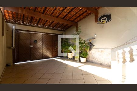 Garagem de casa à venda com 4 quartos, 328m² em Parque Boturussu, São Paulo