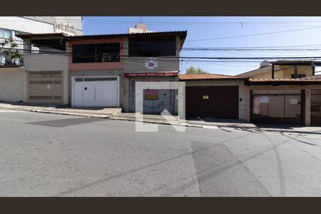 Fachada de casa à venda com 4 quartos, 328m² em Parque Boturussu, São Paulo
