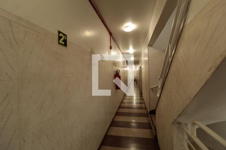 Corredor de apartamento à venda com 1 quarto, 49m² em Floresta, Porto Alegre