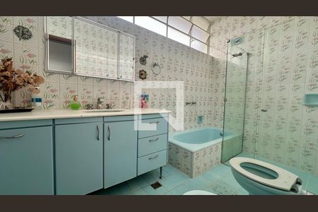 Banheiro de casa à venda com 5 quartos, 246m² em Barroca, Belo Horizonte
