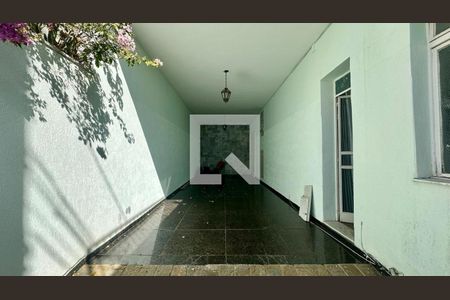 Vagas de garagem de casa à venda com 5 quartos, 246m² em Barroca, Belo Horizonte