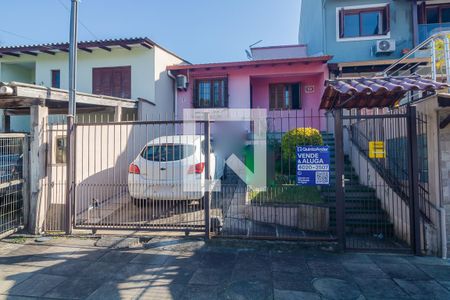 Fachada de casa à venda com 2 quartos, 82m² em Vila Nova, Porto Alegre