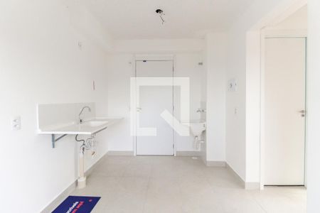 Cozinha de apartamento à venda com 2 quartos, 32m² em Vila Carmosina, São Paulo