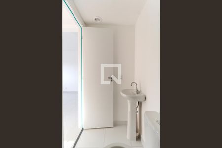 Banheiro de apartamento à venda com 2 quartos, 32m² em Vila Carmosina, São Paulo