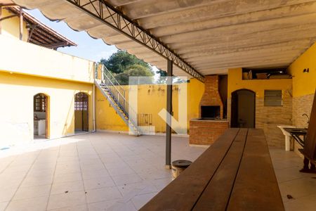 Quintal de casa para alugar com 4 quartos, 550m² em Jardim Santa Maria, Jacareí