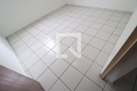 Quarto 1 de apartamento para alugar com 2 quartos, 42m² em Laranjeiras, Uberlândia