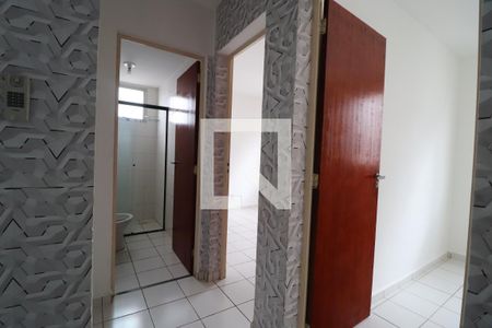 Corredor de apartamento para alugar com 2 quartos, 42m² em Laranjeiras, Uberlândia